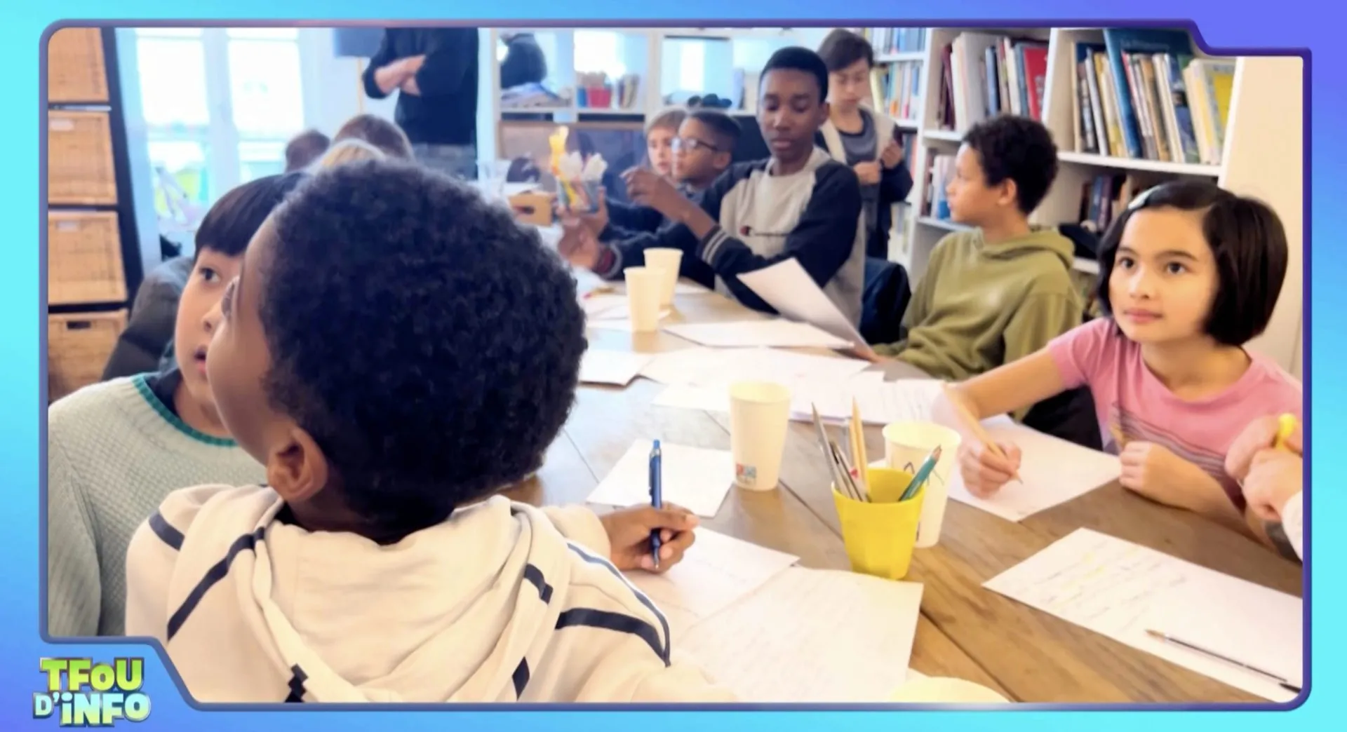 TF1/TFOU - Reportage au sein d'un atelier d'écriture du Labo des histoires