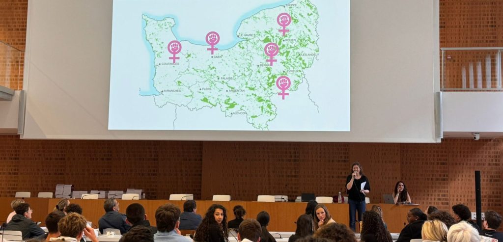 Restitution du projet Histoires d’elles , dans l’hémicycle de l’Agglomération Caen la Mer